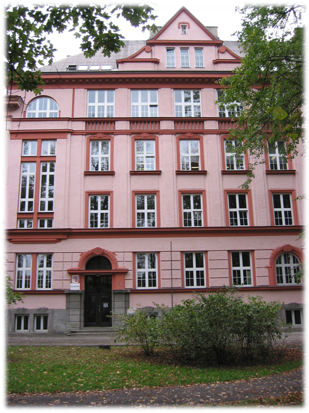 fotka budovy ZŠ